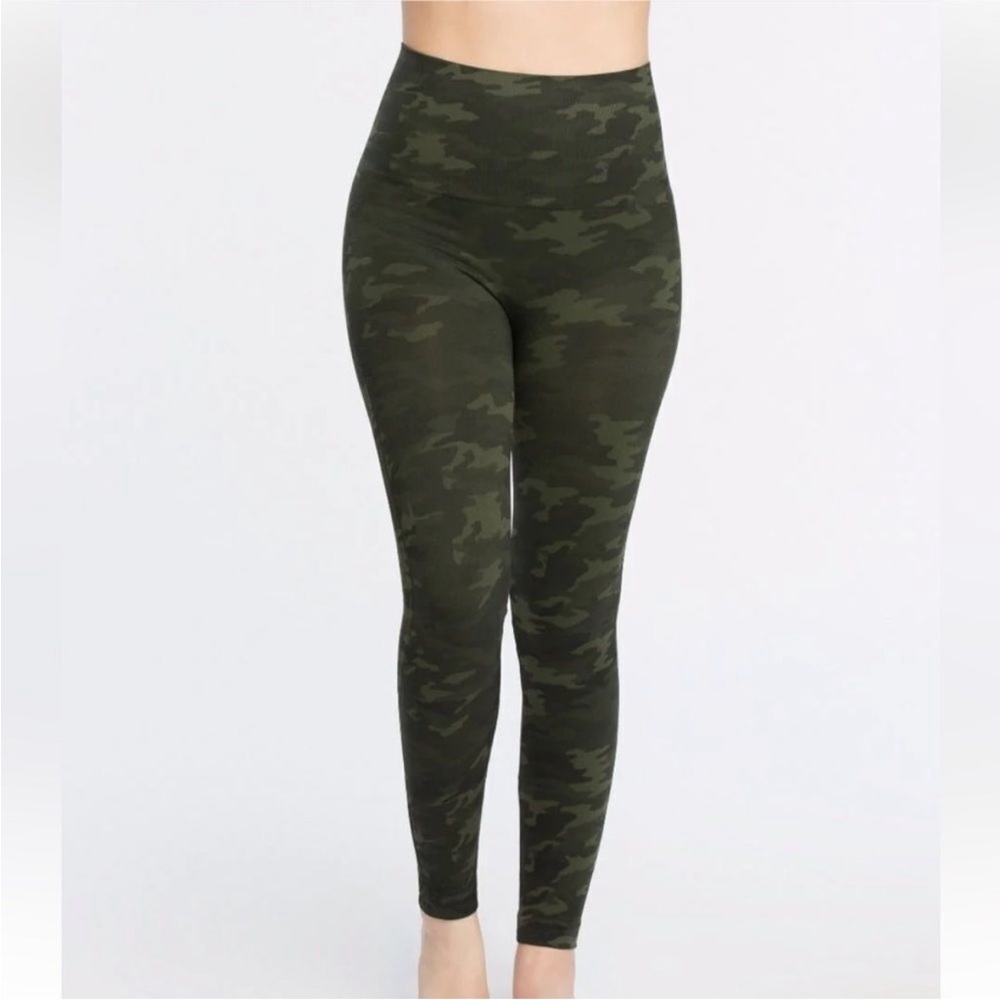Women’s M Spanx Look At Me Now‎ Green Camo Seamless Leggings